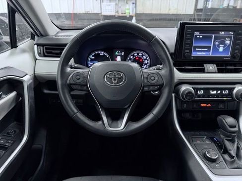 Used 2022 Toyota RAV4 XLE w/ XLE Grade Weather Package AWD/4WD image 24