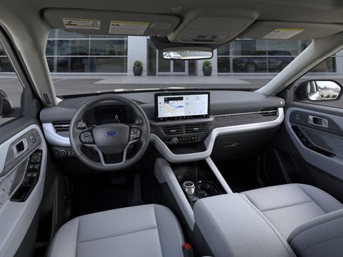 New 2026 Ford Explorer Platinum w/ LUX Leather Package AWD/4WD image 9