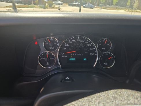 Used 2019 Chevrolet Express 3500 LT w/ LT Preferred Equipment Group RWD image 17