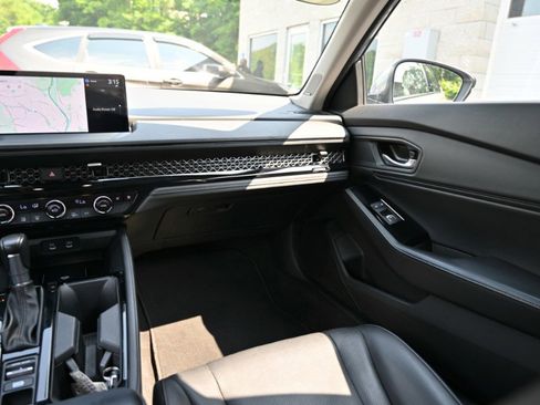 Used 2023 Honda Accord Touring image 15