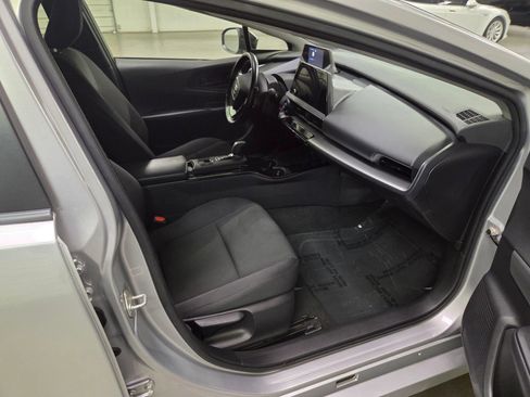 Used 2023 Toyota Prius LE FWD image 29