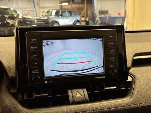 Used 2021 Toyota RAV4 XLE FWD image 13