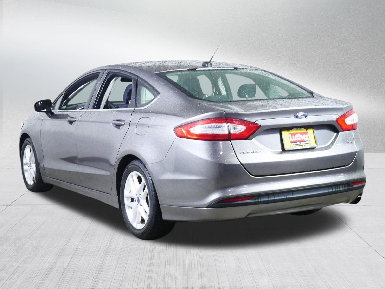 Used 2013 Ford Fusion SE FWD image 5