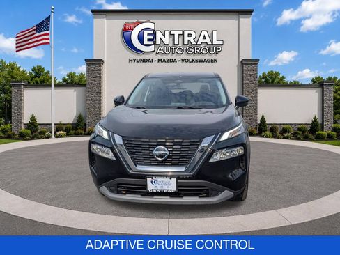 Used 2021 Nissan Rogue SV AWD/4WD image 2