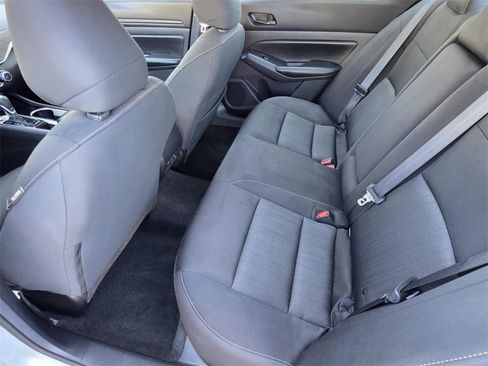 Used 2024 Nissan Altima 2.5 SV image 9