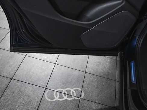 Used 2025 Audi Q7 3.0T Premium w/ Convenience Package image 15