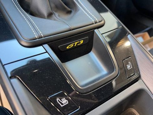 Used 2022 Porsche 911 GT3 image 16