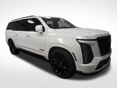 Certified 2026 Cadillac Escalade ESV V image 7