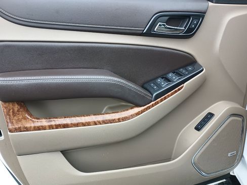 Used 2019 Chevrolet Suburban Premier image 16