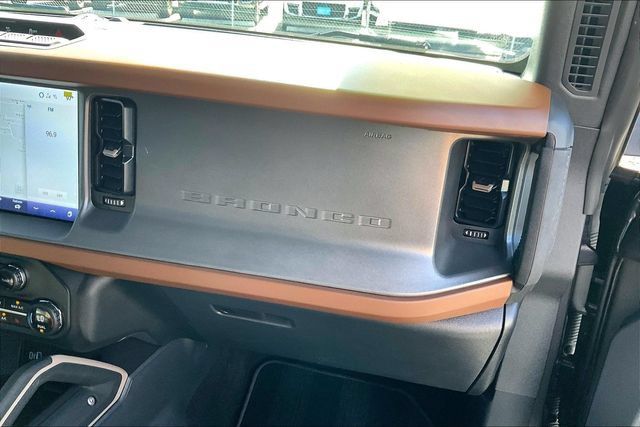 Used 2024 Ford Bronco Outer Banks AWD/4WD image 16