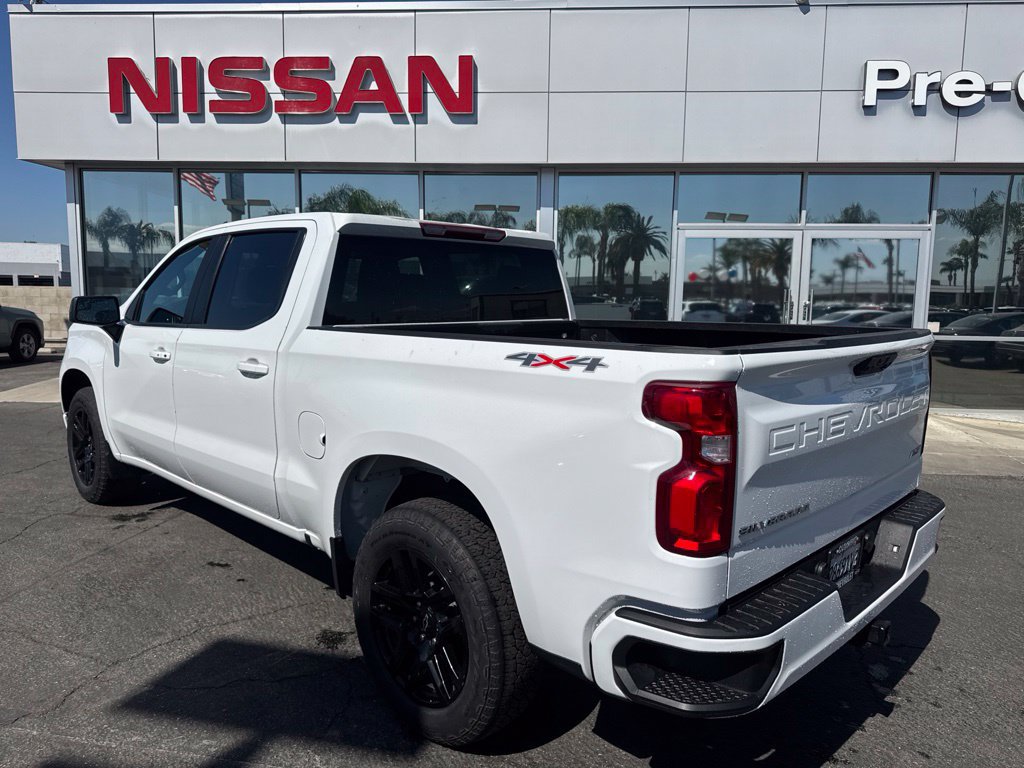 Used 2023 Chevrolet Silverado 1500 RST AWD/4WD image 2