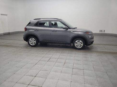 Used 2020 Hyundai Venue SEL FWD image 11