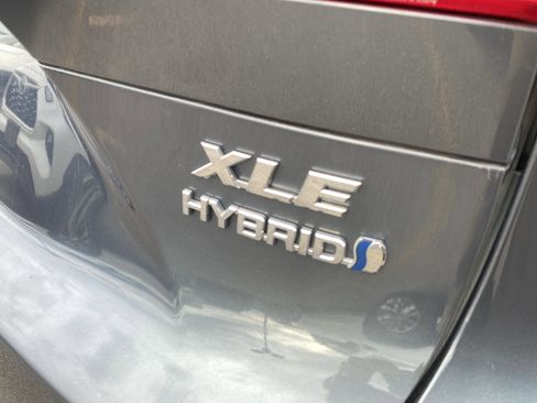 Used 2022 Toyota Venza XLE image 8