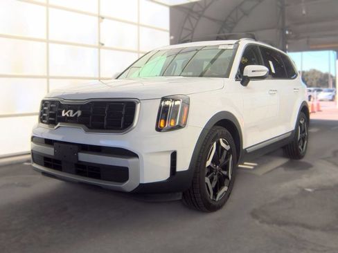 Used 2025 Kia Telluride S AWD/4WD image 1