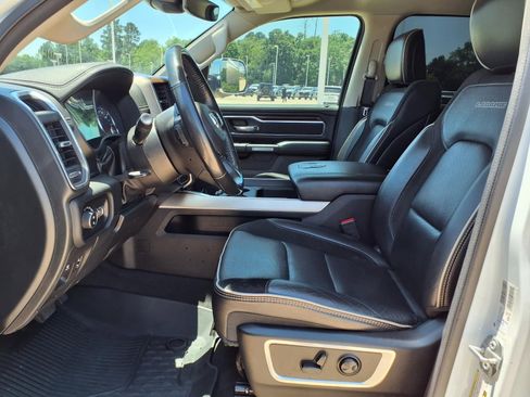 Used 2022 RAM 1500 Laramie AWD/4WD image 16