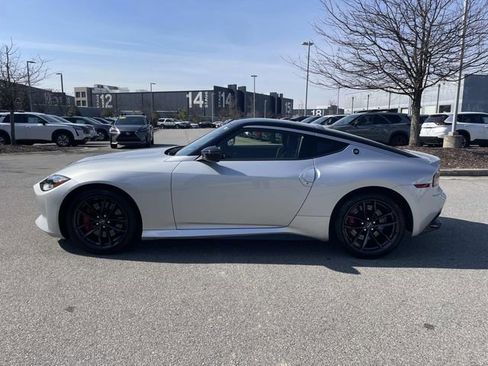 Certified 2024 Nissan Z Performance w/ Floor Mat Package image 7