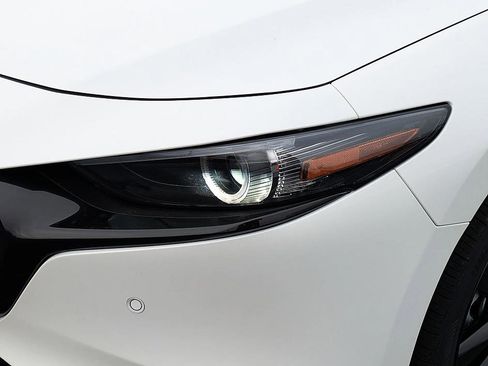 New 2026 MAZDA MAZDA3 Hatchback w/Premium Plus Pkg AWD/4WD image 9