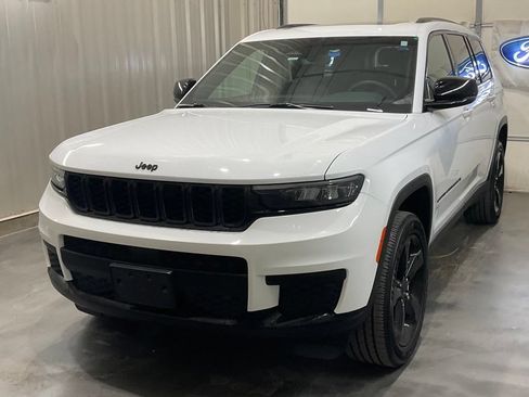 Used 2025 Jeep Grand Cherokee L Altitude AWD/4WD image 4