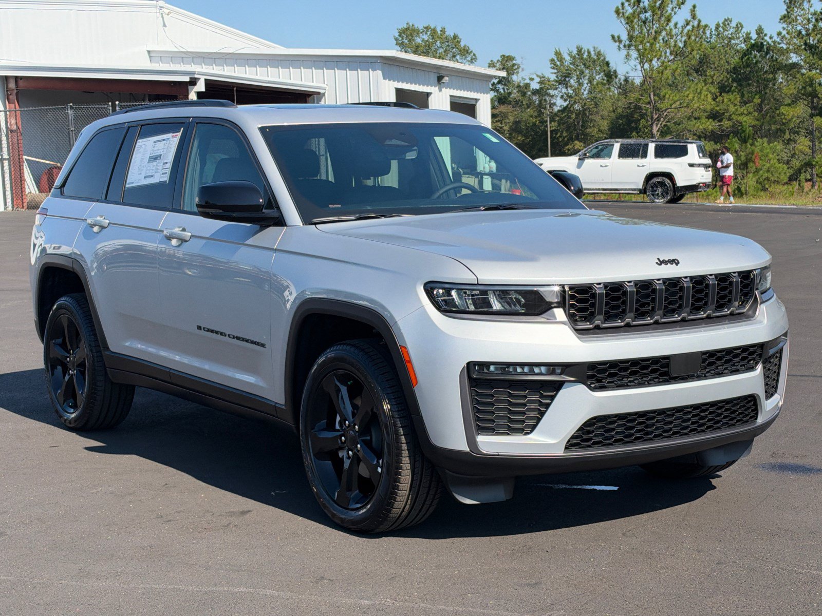 New 2026 Jeep Grand Cherokee Limited w/ Limited Altitude Package AWD/4WD image 3