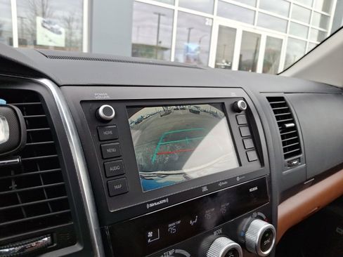 Used 2020 Toyota Sequoia Platinum image 10