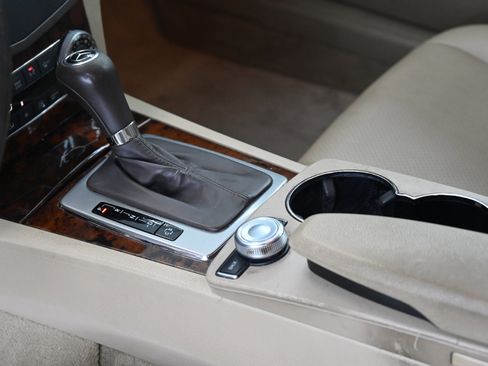 Used 2010 Mercedes-Benz C 300 Sport image 27