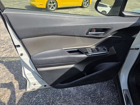 Used 2020 Toyota C-HR Limited image 10