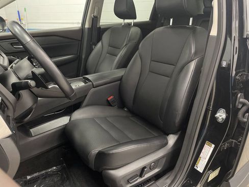 Used 2023 Nissan Rogue SV w/ SV Premium B Package image 4