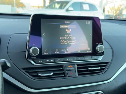 Used 2025 Nissan Altima 2.5 S image 15