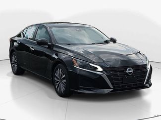 Used 2023 Nissan Altima 2.5 SV FWD video 3