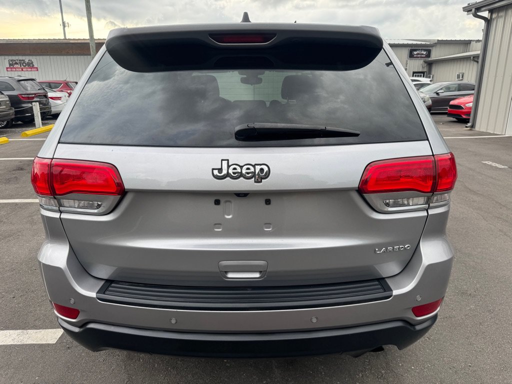 Used 2017 Jeep Grand Cherokee Laredo w/ Quick Order Package 2BE RWD image 4