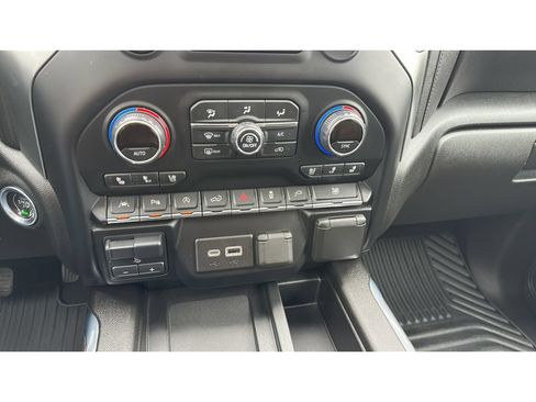 Used 2021 Chevrolet Silverado 1500 LTZ w/ LTZ Premium Package AWD/4WD image 16
