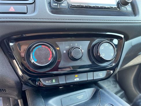 Used 2021 Honda HR-V LX image 15