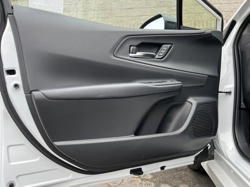 New 2026 Toyota Prius Plug-In Hybrid FWD image 36