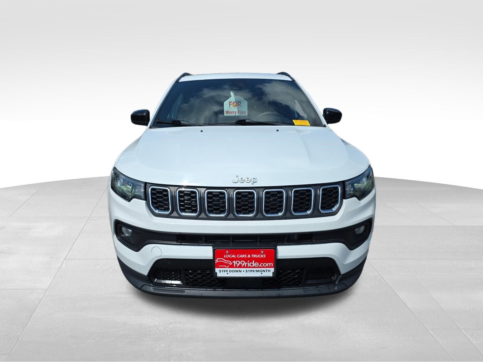 Used 2024 Jeep Compass Latitude AWD/4WD image 3