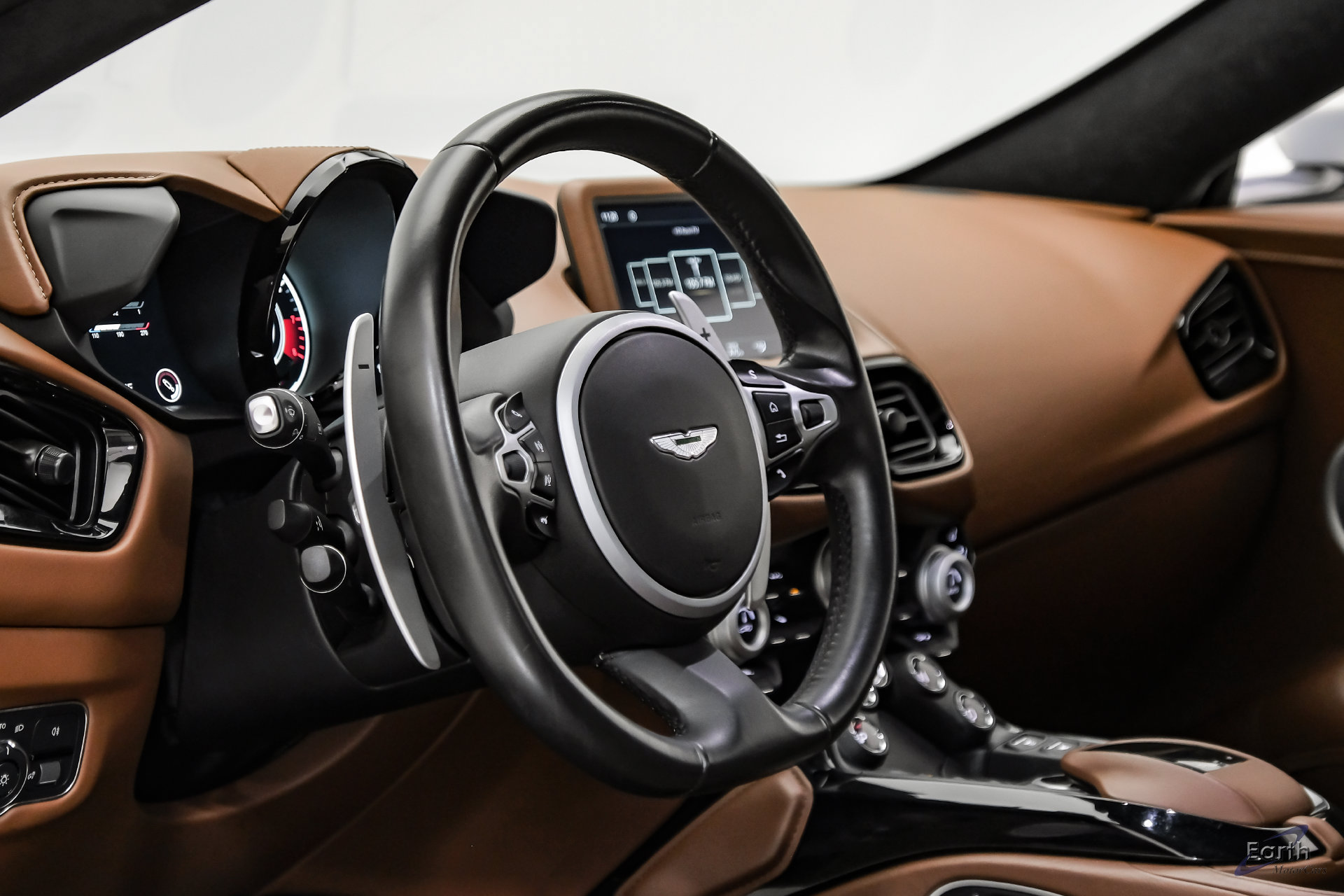 Used 2020 Aston Martin V8 Vantage Coupe RWD image 38