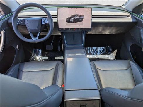 Used 2026 Tesla Model Y 2WD image 17