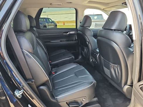 Used 2024 Hyundai Palisade Limited FWD image 19