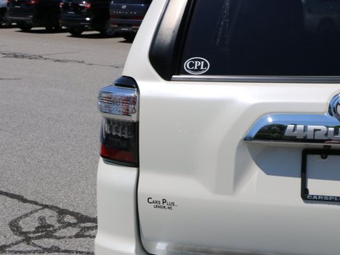 Used 2018 Toyota 4Runner Limited AWD/4WD image 6
