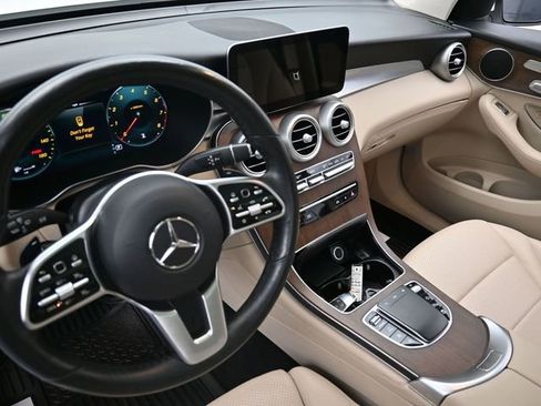 Used 2021 Mercedes-Benz GLC 300 GLC 300 image 25