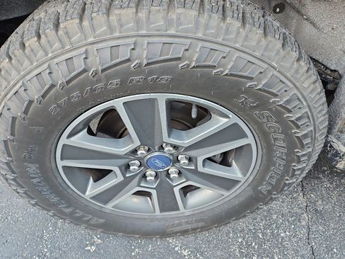 Used 2015 Ford F150 XLT w/ Equipment Group 302A Luxury image 4