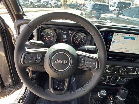 Used 2025 Jeep Gladiator Sport image 26