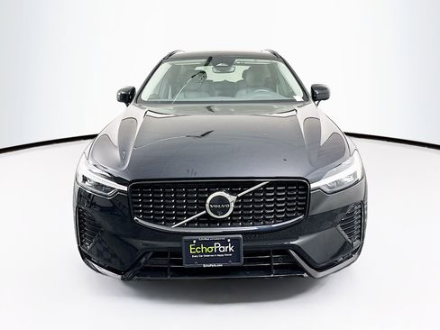 Used 2025 Volvo XC60 B5 Plus image 2