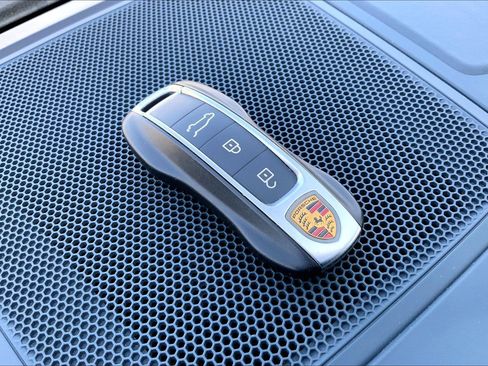 Used 2022 Porsche Cayenne GTS image 14