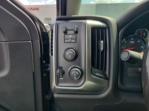 Used 2018 Chevrolet Silverado 1500 LT w/ All Star Edition AWD/4WD image 20