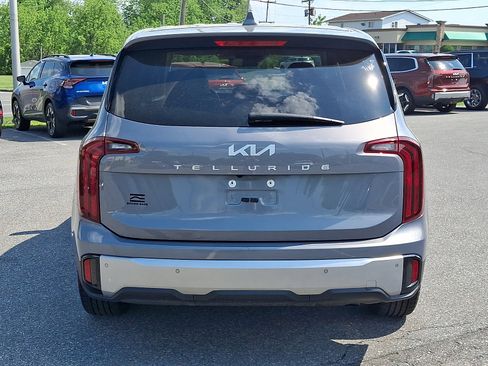 Certified 2024 Kia Telluride LX FWD image 5
