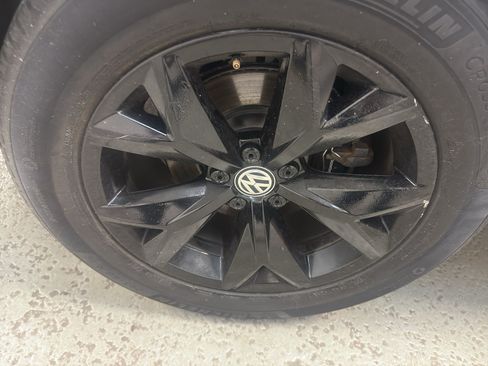 Used 2018 Volkswagen Atlas SEL AWD/4WD image 34