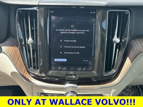Used 2022 Volvo XC60 B5 Momentum w/ Climate Package AWD/4WD image 18