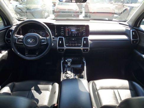 Used 2021 Kia Sorento EX w/ Panoramic Sunroof Package FWD image 11