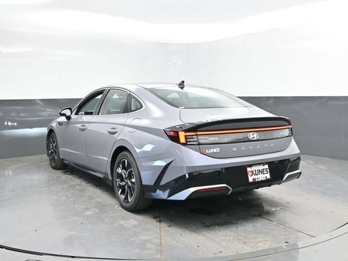 Used 2025 Hyundai Sonata SEL FWD image 10