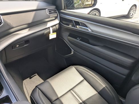 New 2026 Jeep Grand Wagoneer L Limited AWD/4WD image 16